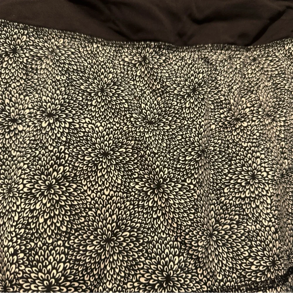 Lululemon Run: Womens 4 Pace Setter Skirt 4 way Stretch Plush Petal Black Ghost - Picture 3 of 11